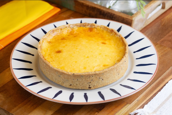 Torta de queijo da canastra com parmesão