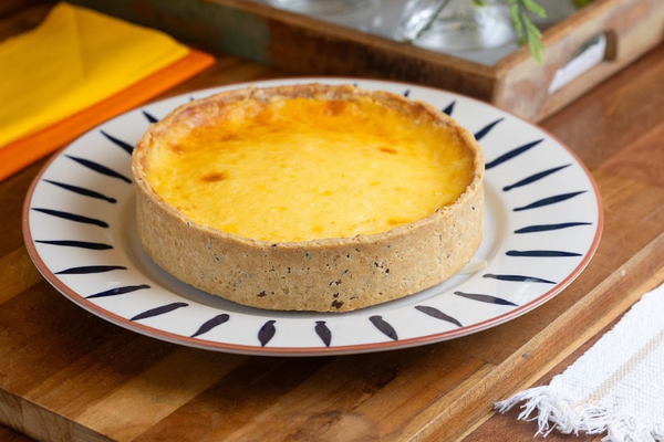 Torta de queijo da canastra com parmesão