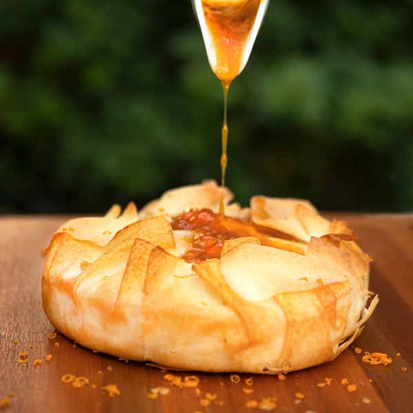 Queijo brie folhado com geleia de tangerina orgânica