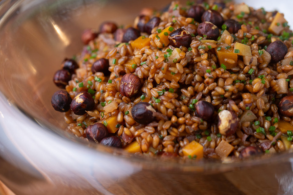 Salada de trigo iraniano com castanhas portuguesas