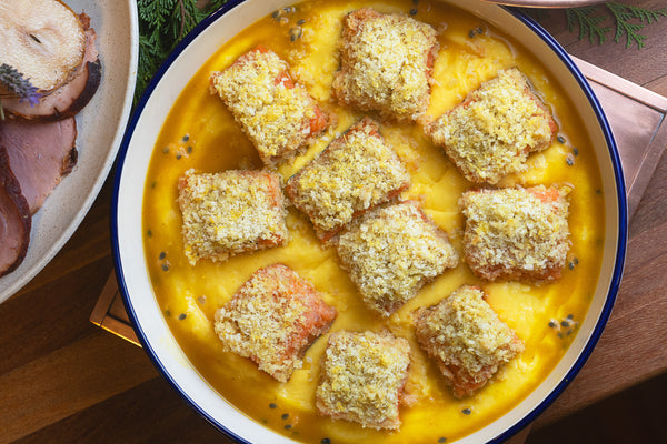 Salmão com crosta de laranja e purê de mandioquinha com fava de baunilha