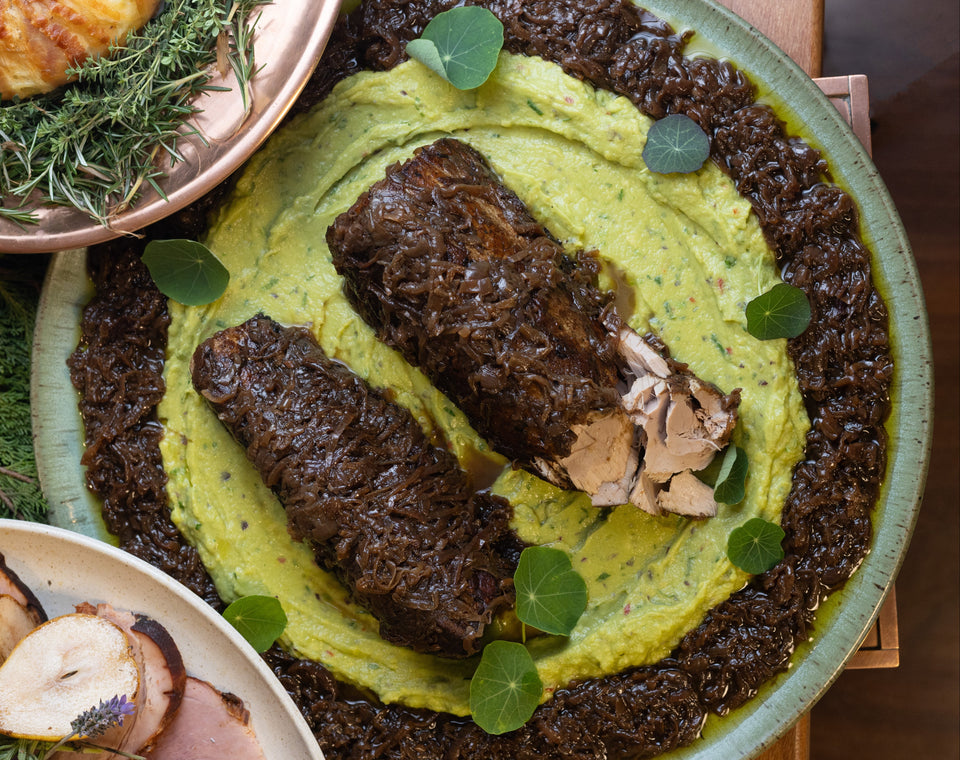 Escabeche de atum fresco com cebolas caramelizadas e guacamole