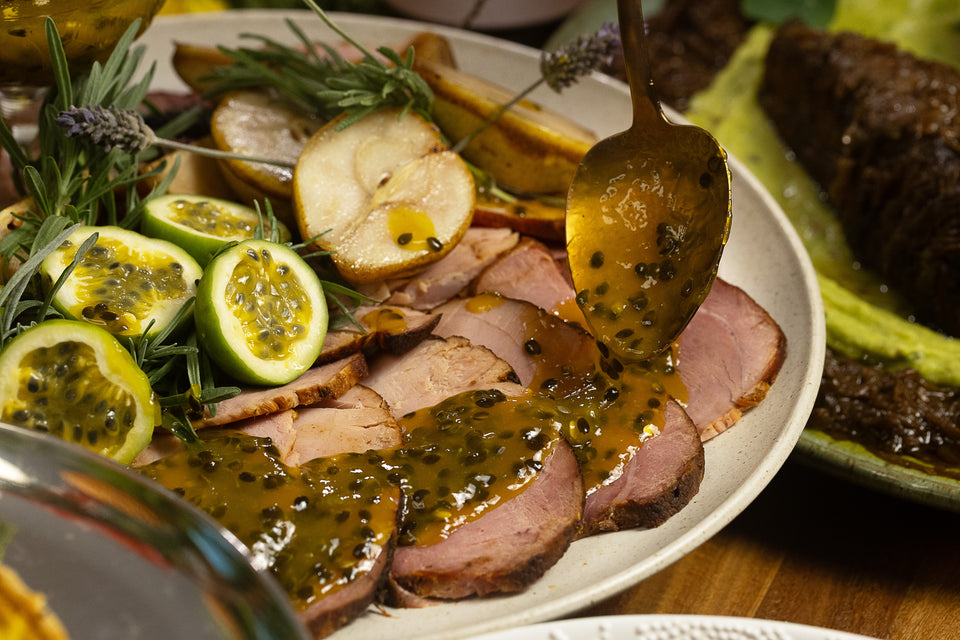 Tender com compota de maracujá e cambuci