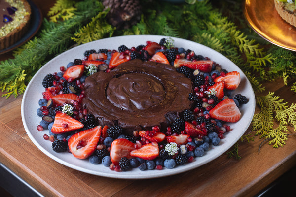 Torta fondue de chocolate com frutas vermelhas