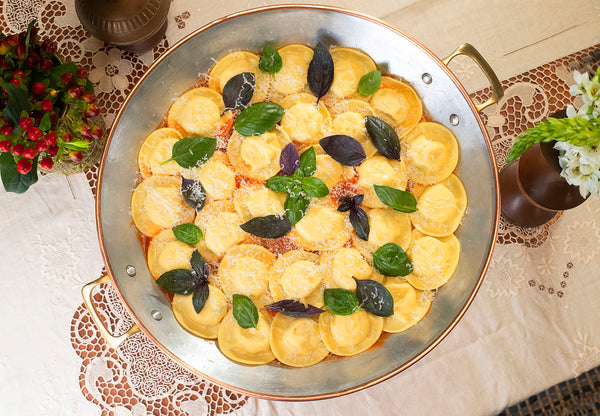 Raviole de queijo da canastra com molho de tomates