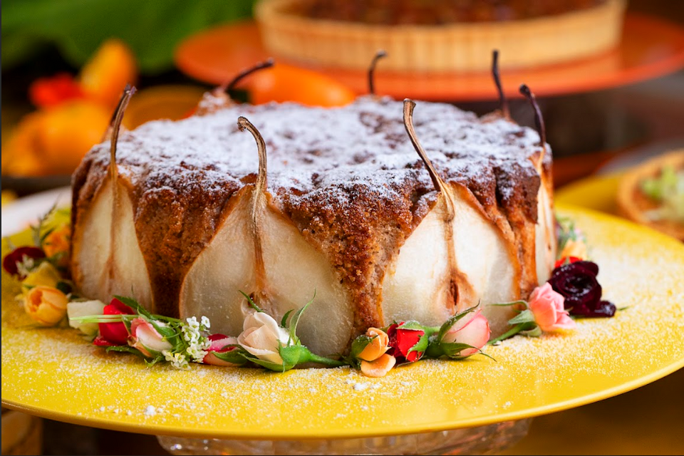 Bolo de peras com nozes