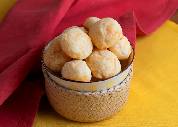 Pão de queijo com pernil