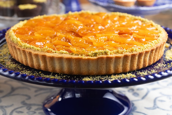 Crostata de damasco com ricota, laranja e flor de laranjeira