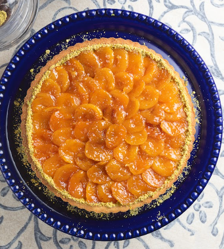 Crostata de damasco com ricota, laranja e flor de laranjeira
