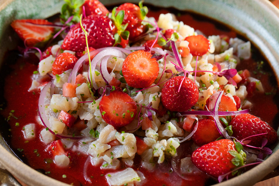 Ceviche de peixe branco e morango