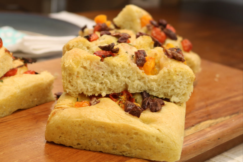 Focaccia com Tomatinhos e Azeitonas