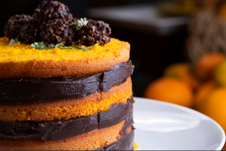 Naked Cake de cenoura com brigadeiro