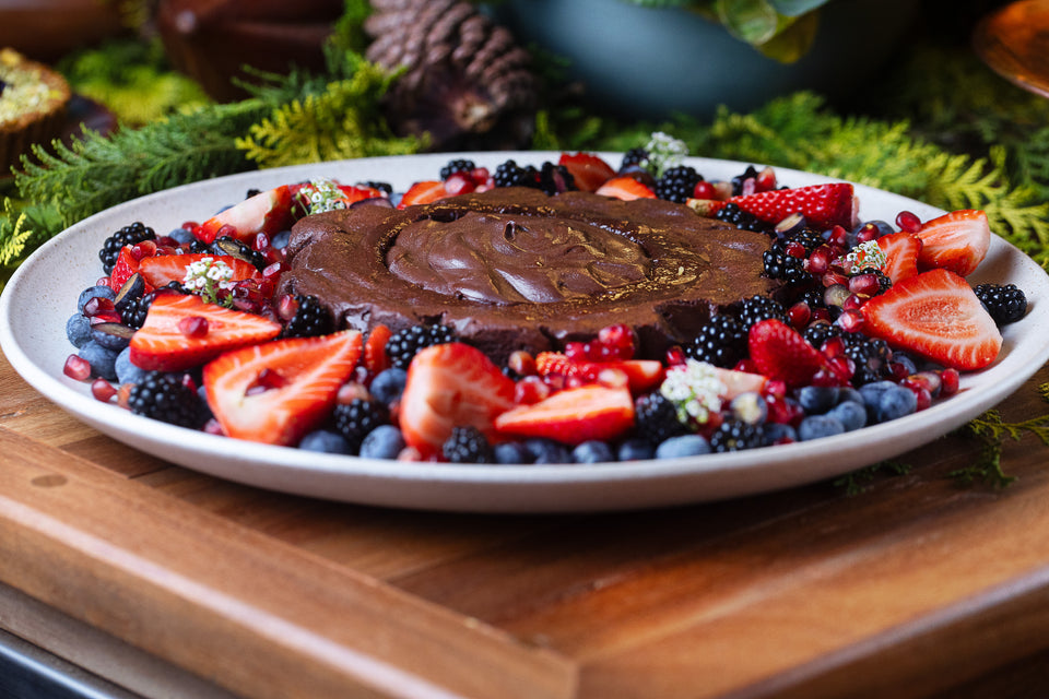 Torta fondue de chocolate com frutas vermelhas