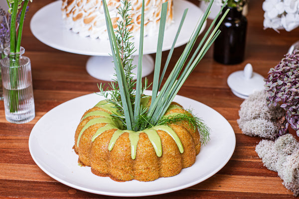 Bolo de capim santo com brigadeiro