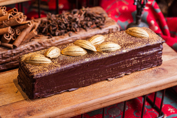 Bisão com calda de chocolate