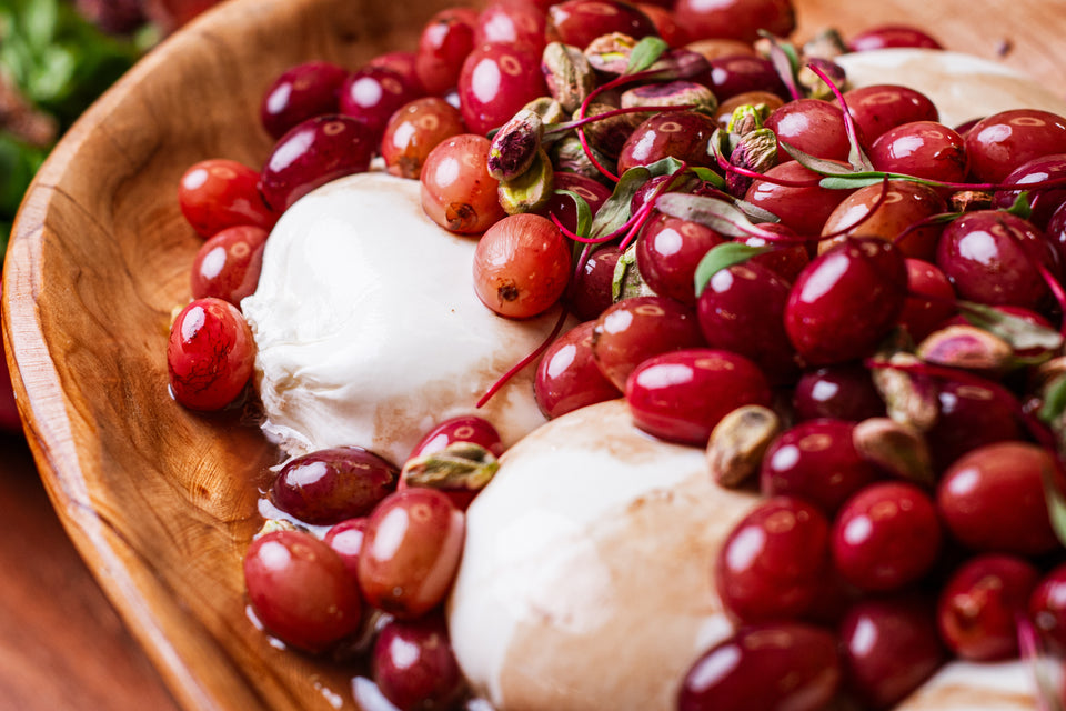 Burratas com uvas no balsamico e pistache