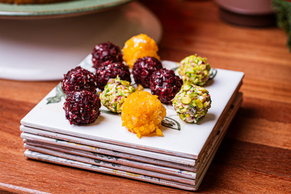 Esferas de Queijo de Cabra com Uva Fresca e Seleção de Castanhas