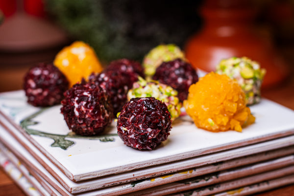 Esferas de Queijo de Cabra com Uva Fresca e Seleção de Castanhas