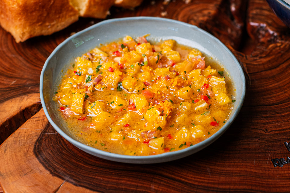 Brioche com Salmão, Stracciatella e Molho Cítrico