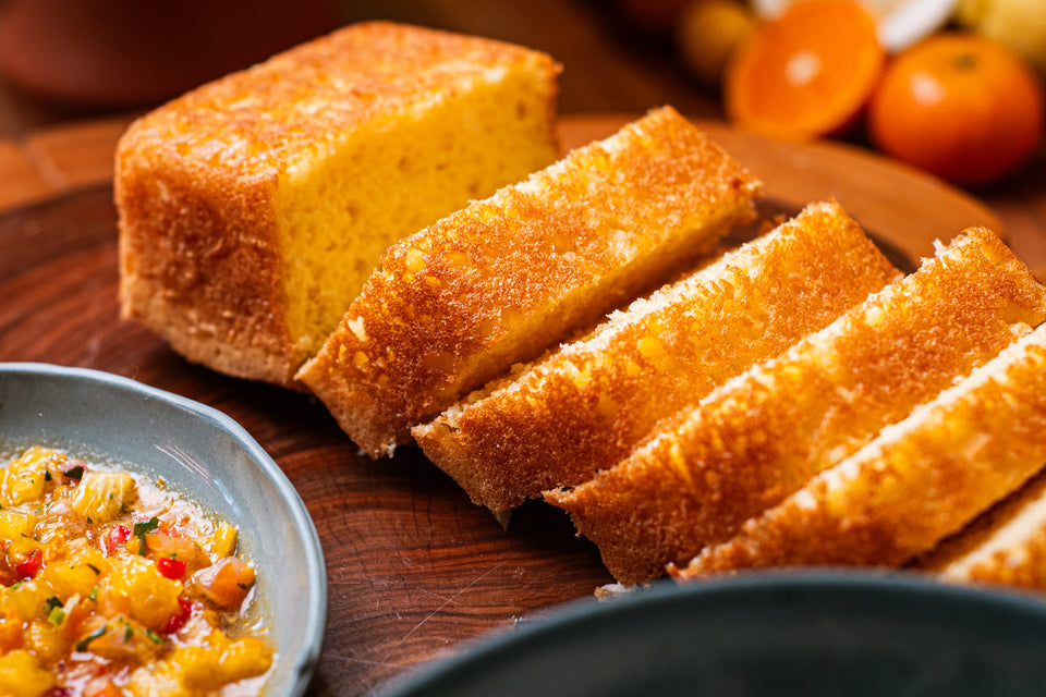 Brioche com Salmão, Stracciatella e Molho Cítrico