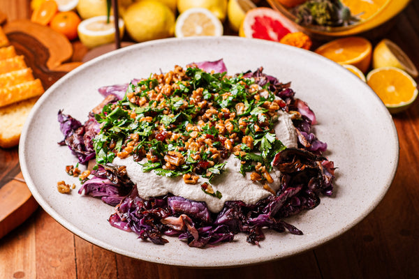 Repolhos Grelhados com Creme de Castanha de Caju e Tartar de Tâmaras