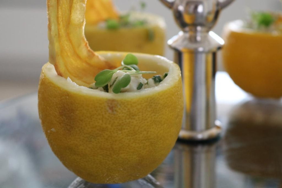 Ceviche de tilápia tradicional com pão pitta