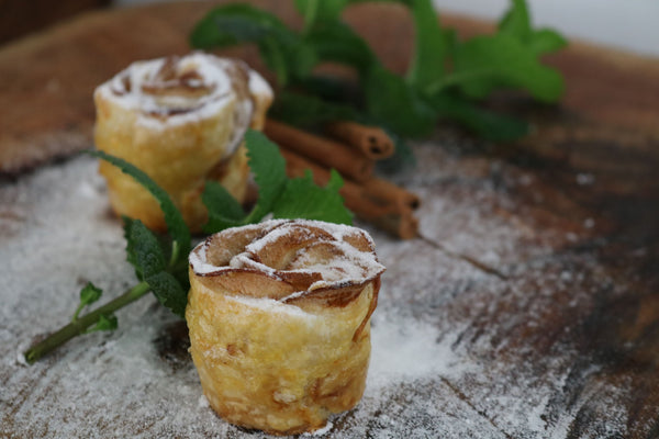 Maçã folhada com creme de amêndoas